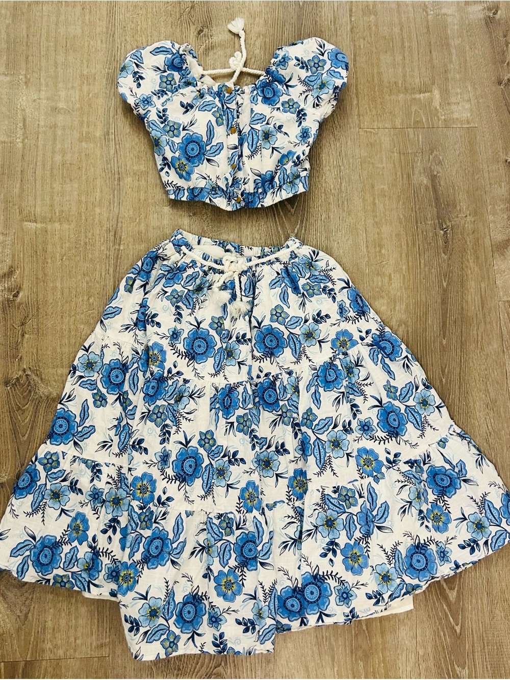 Haute Hippie White & Blue Floral girl size 7  top & skirt set  with Rope Tie